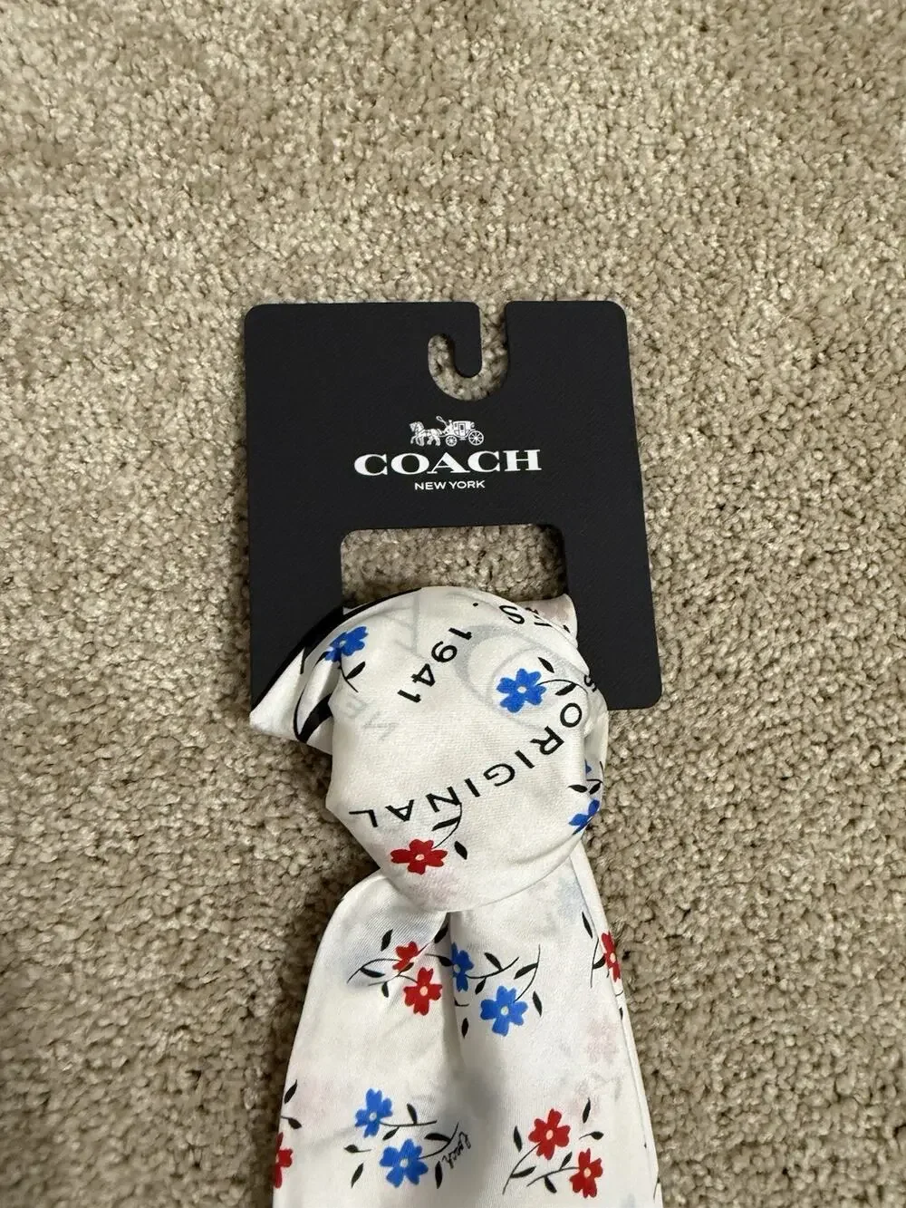NEW Coach / COACH BOARDWALK Floral Print / Silk Scarf / CO100687C
